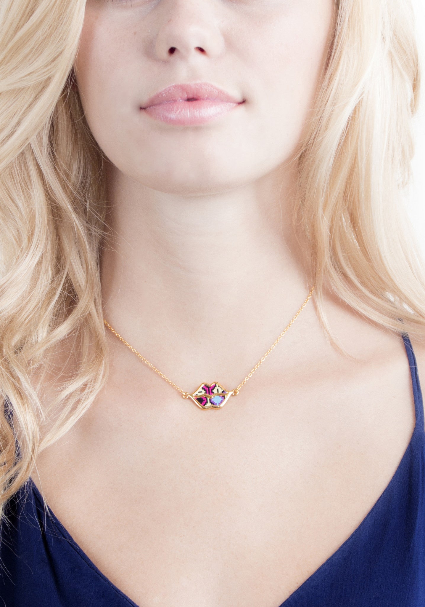 BROOKLYN PENDANT - Kiss & Wear
 - 3